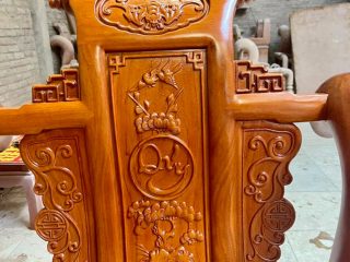 vách ghế đơn đục chữ quý