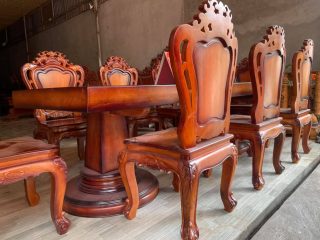 bàn ăn hoàng gia tân cổ điển