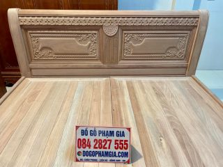 đầu giường gỗ lát đục chữ x