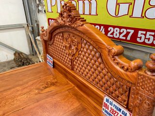 đầu giường cao đục louis hoa lá tây