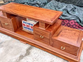 kệ tivi gỗ hương đá cao cấp lựa gỗ chọn vân