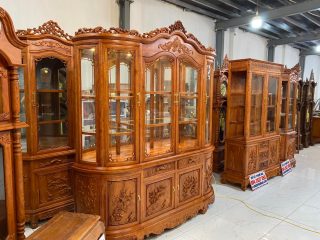 tủ rượu thiết kế cong sang trọng