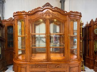 thiết kế tủ trên cánh kính
