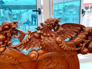 hình ảnh phượng hoàng tung cánh trên chương đoản