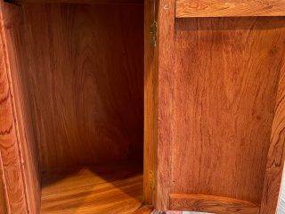 mẫu tủ rượu gỗ hương đá chọn vân