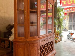 mẫu tủ rượu gỗ hương đá thiết kế cong