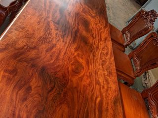 bàn ăn nguyên khối gỗ hương đá siêu vân