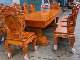 bàn ăn 10 ghế phong cách hoàng gia