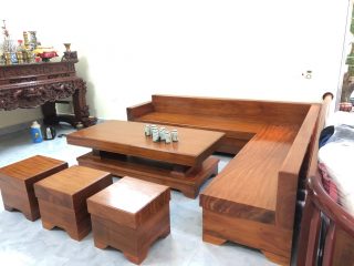 sofa phòng khách gỗ gõ đỏ sang trọng