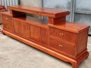 kệ tivi gỗ gõ đỏ