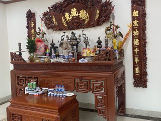 mẫu án gian chân 14 và bộ câu đối cuốn thư gỗ gụ