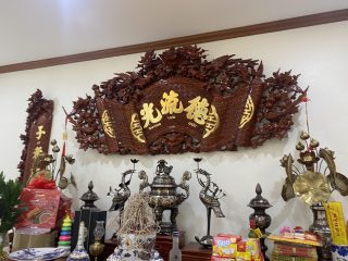 cuốn thư mai điểu gỗ gụ