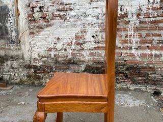 ghế louis hoa hồng chân cột liền