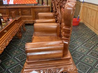 thiết kế vai ghế ôm cong