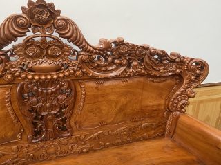 thiết kế vách tựa trơn sang trọng