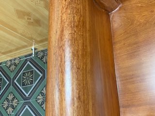 thiết kế tay ghế bóng mịn