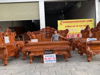 kích thước hoành tráng của bộ bàn ghế hoàng gia