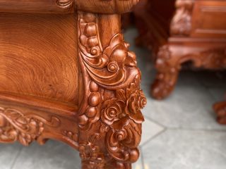 chân ghế louis hoàng gia