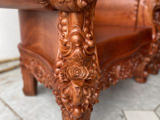 chi tiết chạm khắc tinh xảo