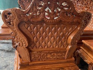 mặt sau của ghế louis hoàng gia