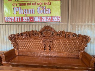 đoàn dài thiết kế phong cách louis hoàng gia