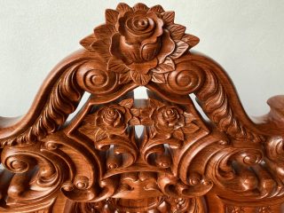 họa tiết hoa hồng lá tây chạm khắc thủ công