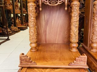 bàn thờ thần tay có thiết kế khay để đồ