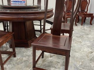 ghế đơn Minh độc đáo lạ mắt