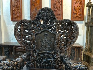 vách ghế đục cửu long bát mã tinh xảo