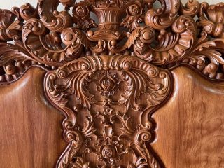 đỉnh ghế đục họa tiết hoa lá tây kênh bong, tinh xảo