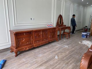 kệ tivi louis hoàng gia