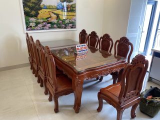 bàn ăn gỗ hương louis hoa hồng