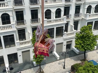 chuyển ghế đơn lên phòng khách nhà a vĩnh