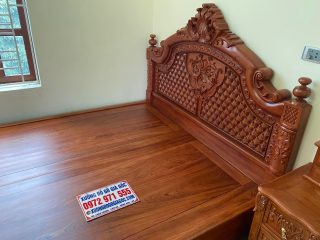 giường ngủ đục hoa lá tây tinh xảo