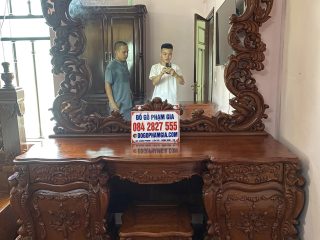 bàn trang điểm đục hoa lá tây