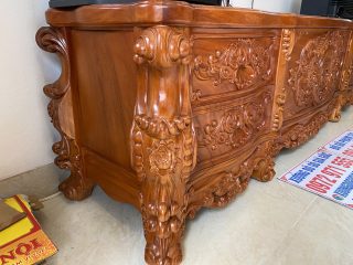 chân kệ liền khối gỗ gõ đỏ