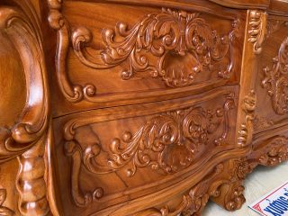 chi tiết đục tay thủ công