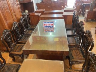 bàn ăn nguyên khối kèm mặt kính