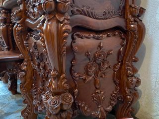 phần hậu bàn trang điểm