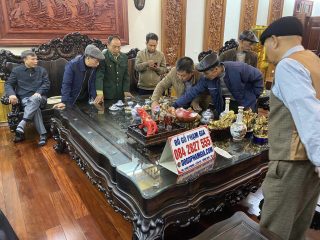 bộ bàn ghế louis hoàng gia nguyên khối đục tay