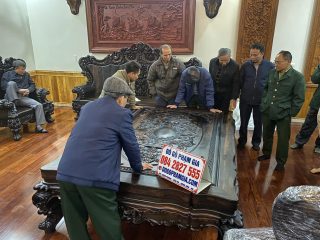 bàn ghế phòng khách louis hoàng gia