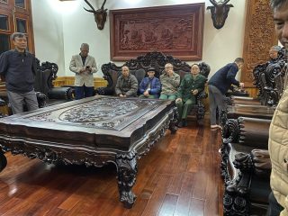 bàn trà gỗ mun hoa lào đục lá tây tinh xảo