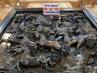 tranh gỗ phong thủy mã đáo thành công