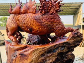 mặt sau của tượng long mã