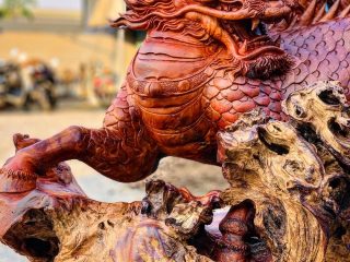 tượng long mã đầy khí thế