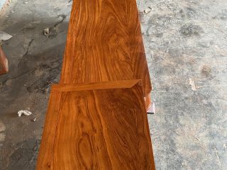 Kệ tivi cột nho con sóc