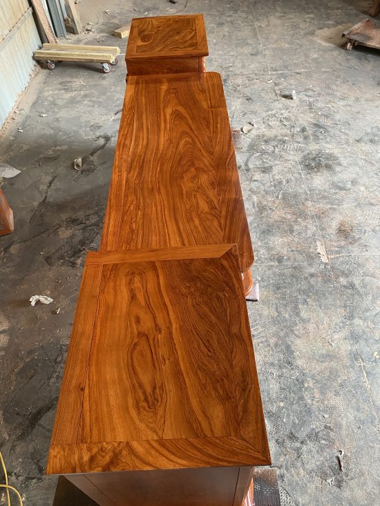 Kệ tivi cột nho con sóc