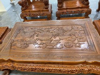 Nghê Phượng cột 20