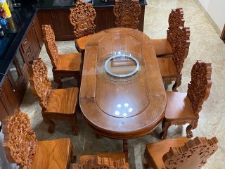 bàn ăn hoàng gia nguyên khối