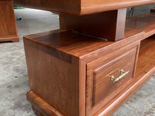 kệ tivi nguyên khối gỗ hương